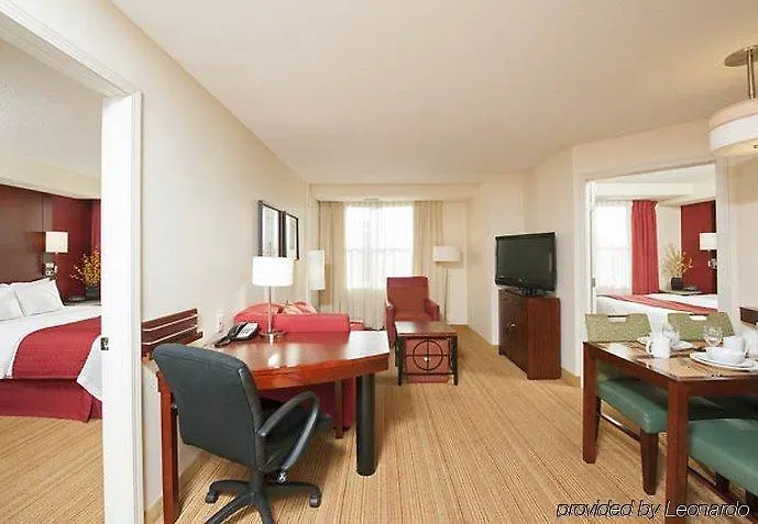 Hotel Quad Cities 3*