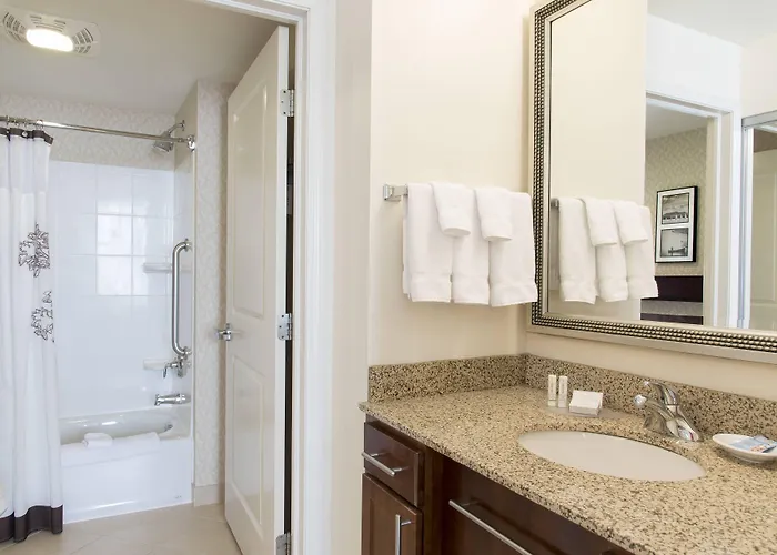 Quad Cities Hotel Moline