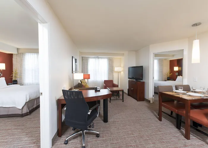 Quad Cities Hotel Moline