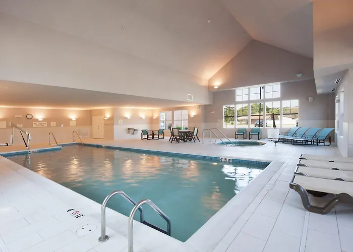 Hotel Quad Cities 3*